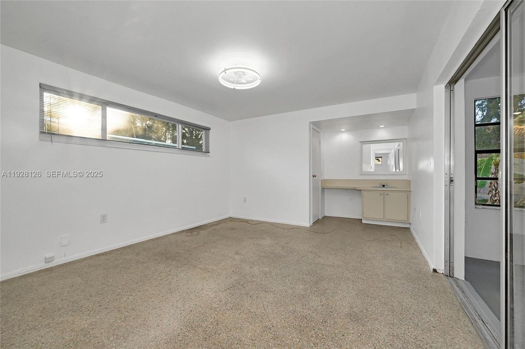 For Sale: $380,000 (2 beds, 2 baths, 1469 Square Feet)
