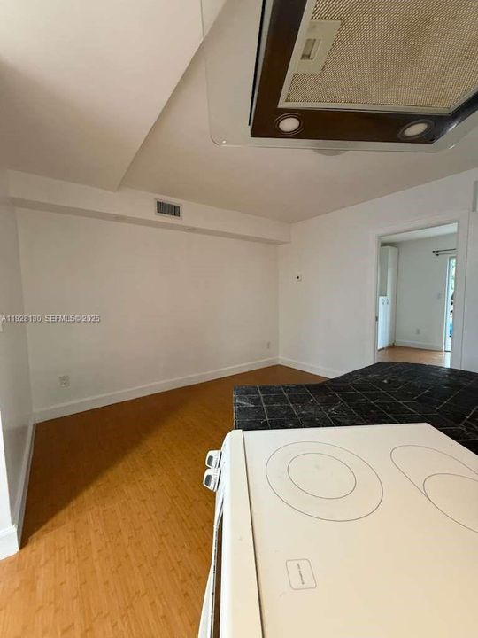 En Renta: $1,700 (0 camas, 1 baños, 441 Pies cuadrados)