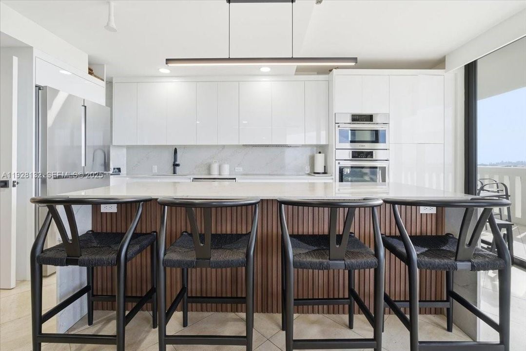 For Sale: $1,538,000 (3 beds, 3 baths, 2607 Square Feet)