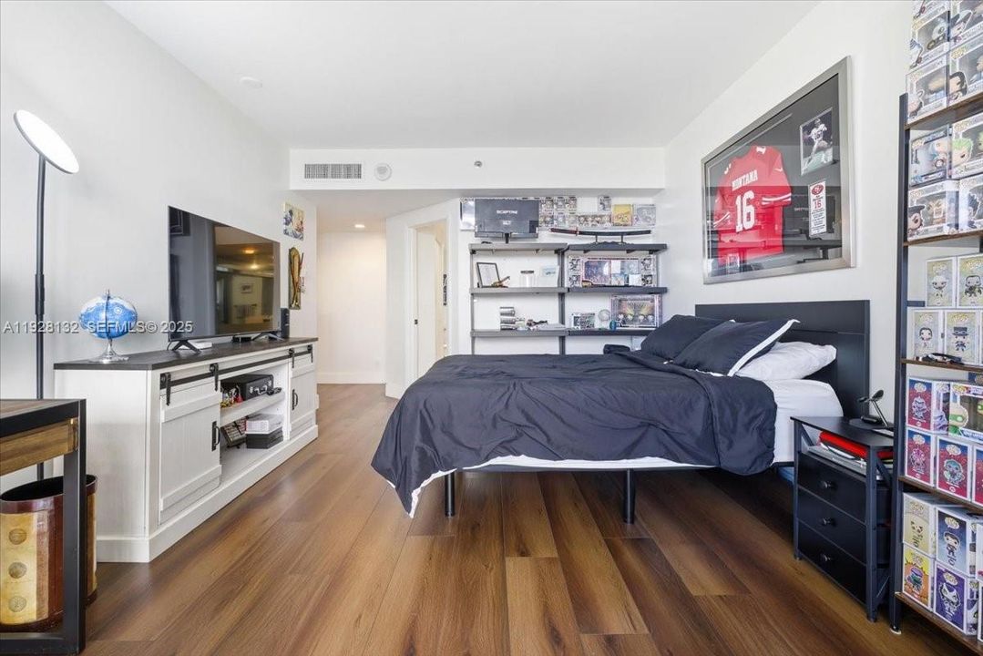 For Sale: $1,538,000 (3 beds, 3 baths, 2607 Square Feet)