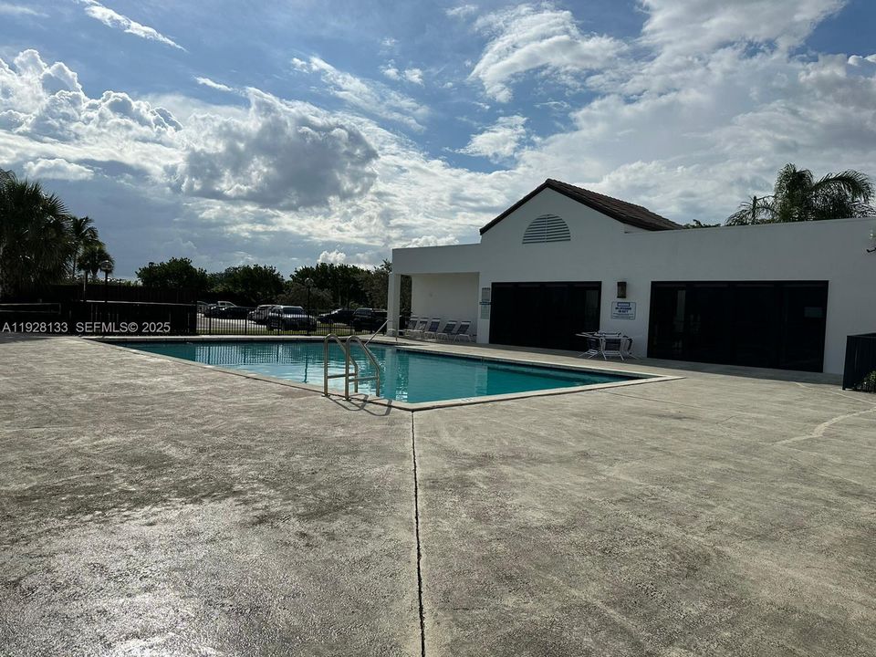 En Renta: $1,790 (2 camas, 2 baños, 890 Pies cuadrados)