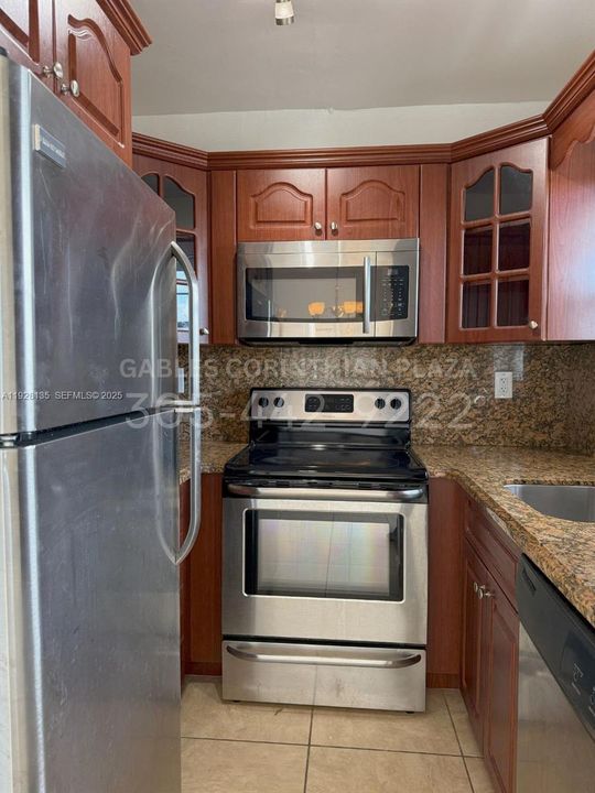 В аренду: $2,495 (1 спален, 1 ванн, 850 Квадратных фут)