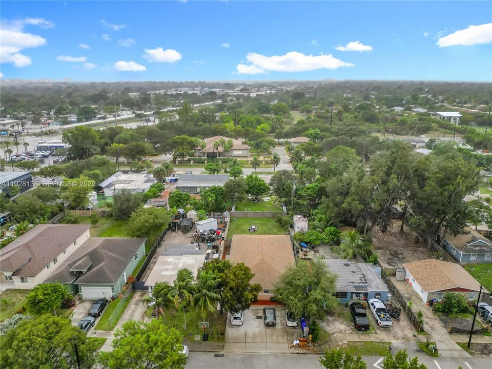 For Rent: $2,600 (3 beds, 2 baths, 2432 Square Feet)