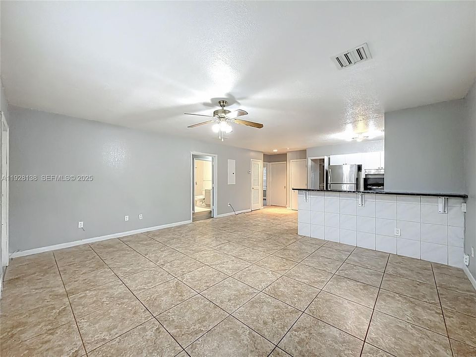 For Rent: $2,600 (3 beds, 2 baths, 2432 Square Feet)