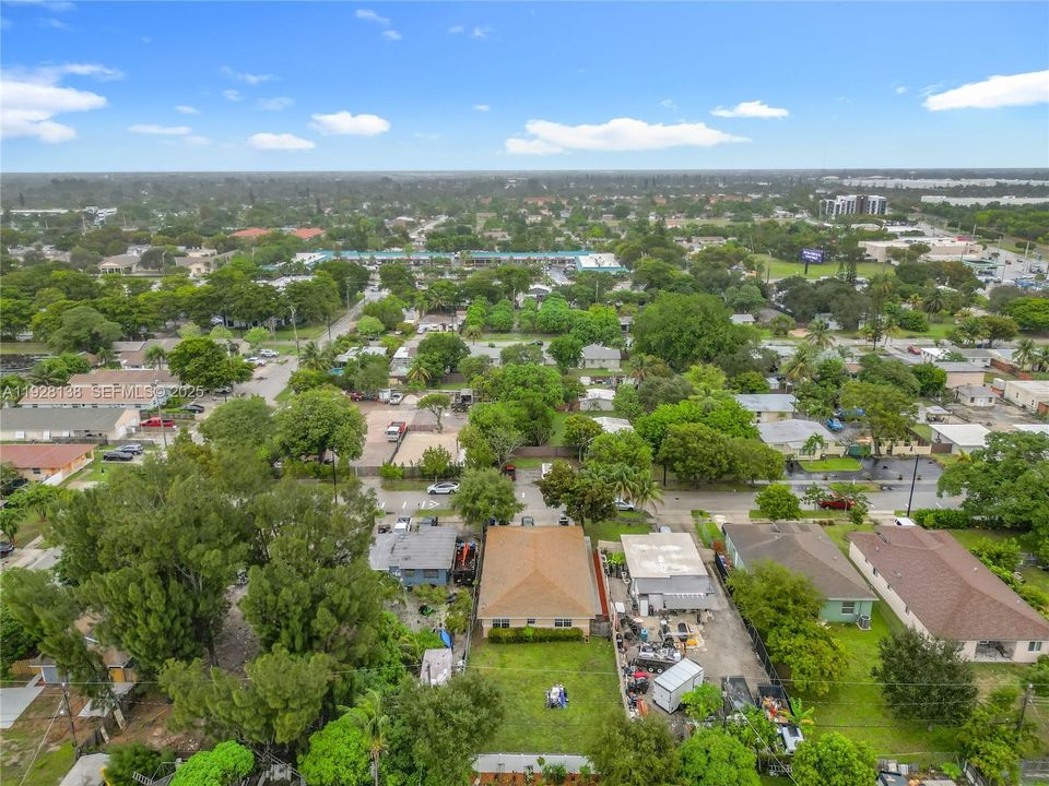 For Rent: $2,600 (3 beds, 2 baths, 2432 Square Feet)