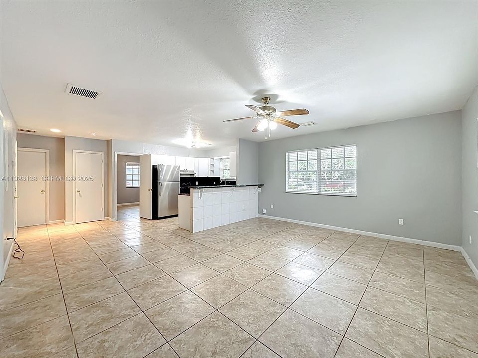 For Rent: $2,600 (3 beds, 2 baths, 2432 Square Feet)