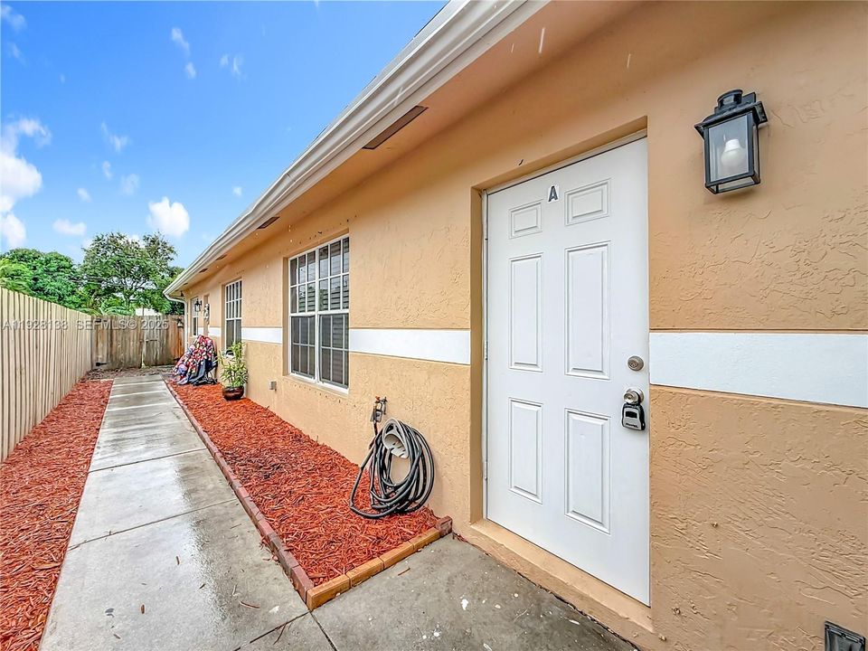 For Rent: $2,600 (3 beds, 2 baths, 2432 Square Feet)