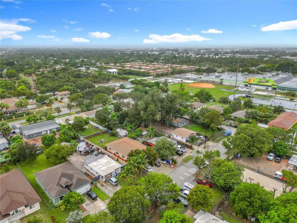 For Rent: $2,600 (3 beds, 2 baths, 2432 Square Feet)