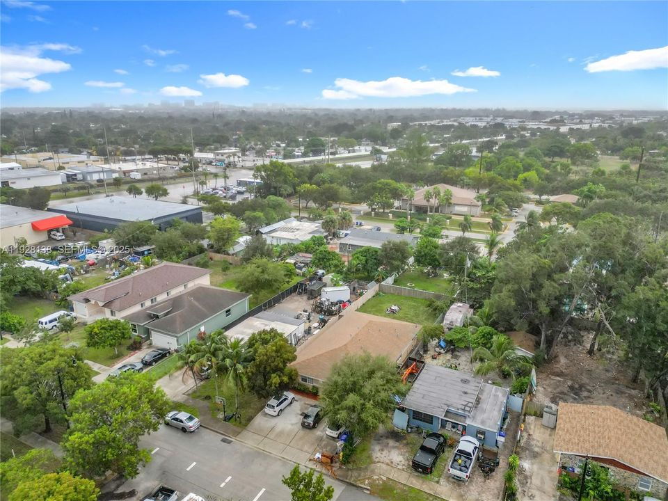 For Rent: $2,600 (3 beds, 2 baths, 2432 Square Feet)