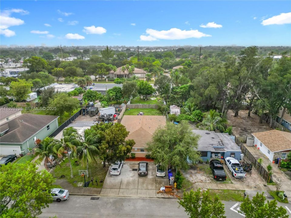 For Rent: $2,600 (3 beds, 2 baths, 2432 Square Feet)