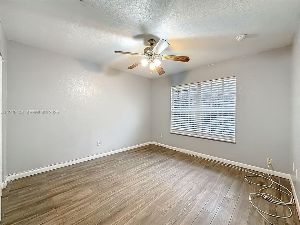 For Rent: $2,600 (3 beds, 2 baths, 2432 Square Feet)