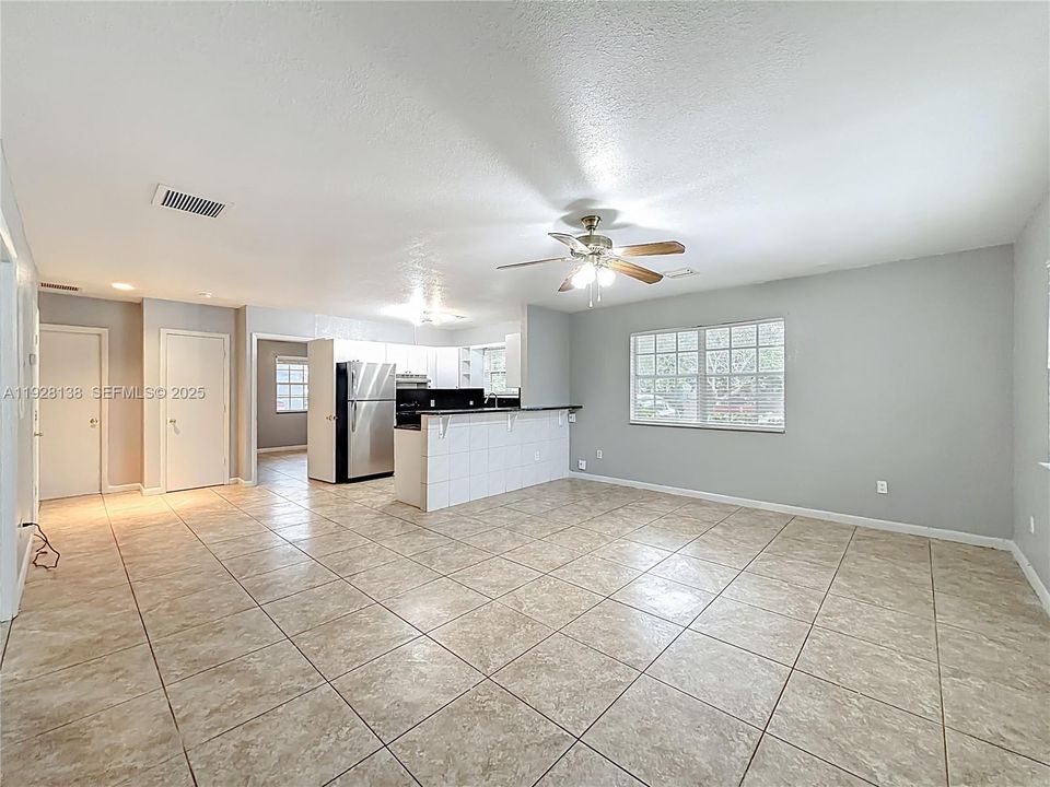 For Rent: $2,600 (3 beds, 2 baths, 2432 Square Feet)