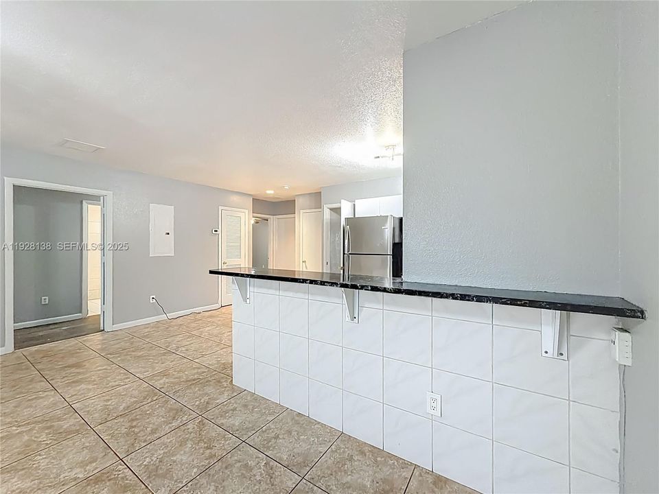 For Rent: $2,600 (3 beds, 2 baths, 2432 Square Feet)