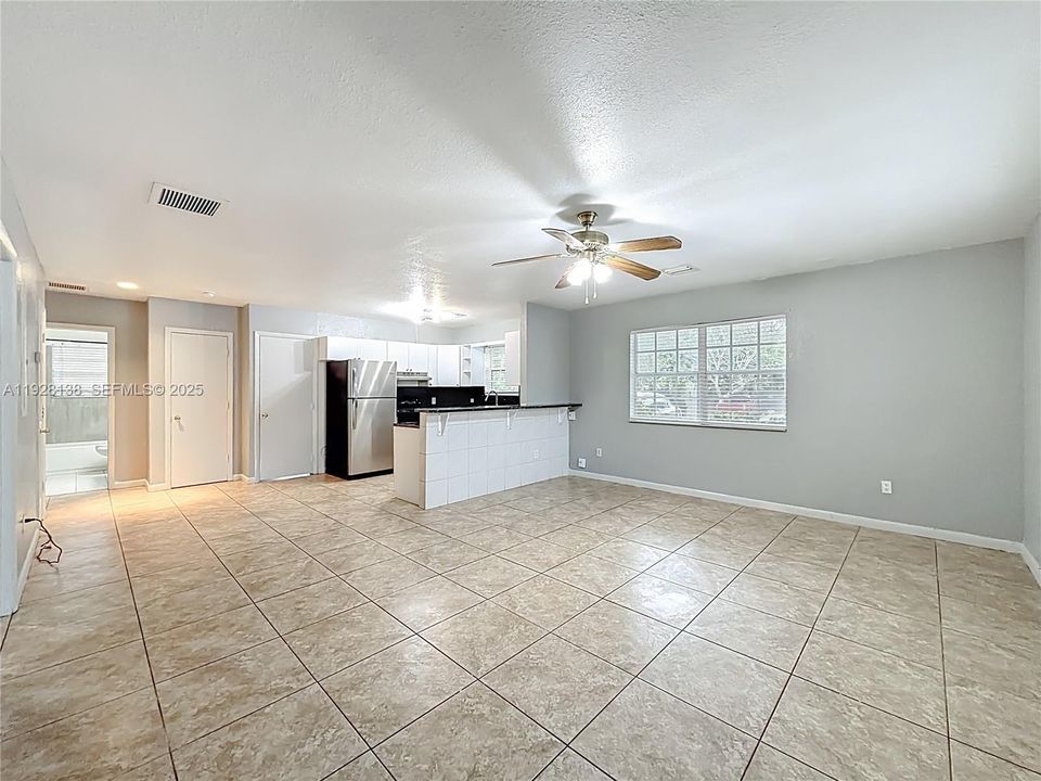 For Rent: $2,600 (3 beds, 2 baths, 2432 Square Feet)