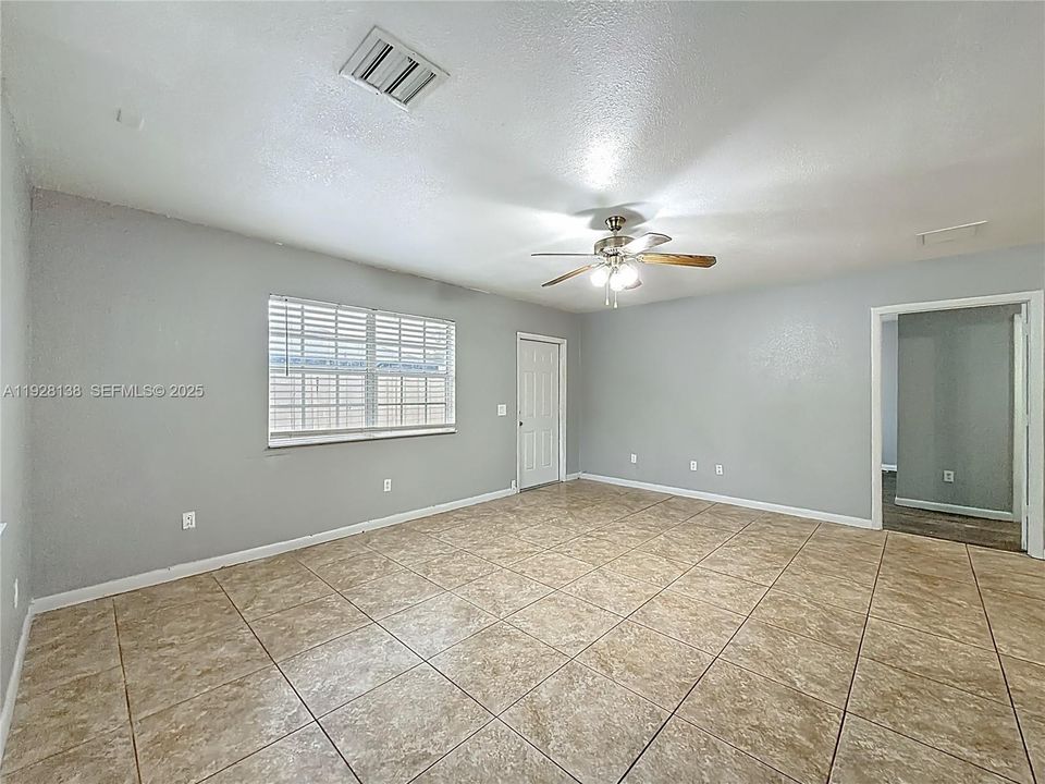 For Rent: $2,600 (3 beds, 2 baths, 2432 Square Feet)