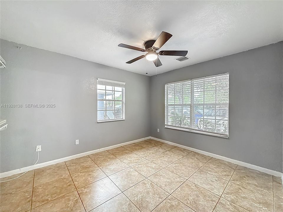 For Rent: $2,600 (3 beds, 2 baths, 2432 Square Feet)