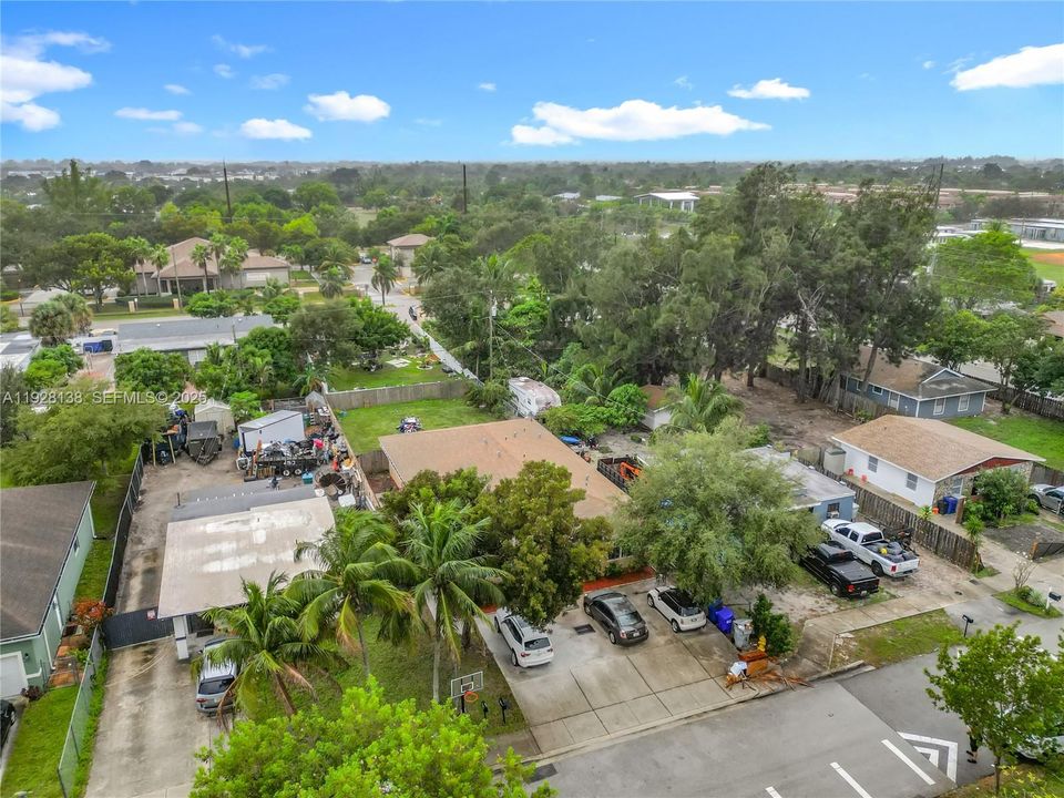 For Rent: $2,600 (3 beds, 2 baths, 2432 Square Feet)