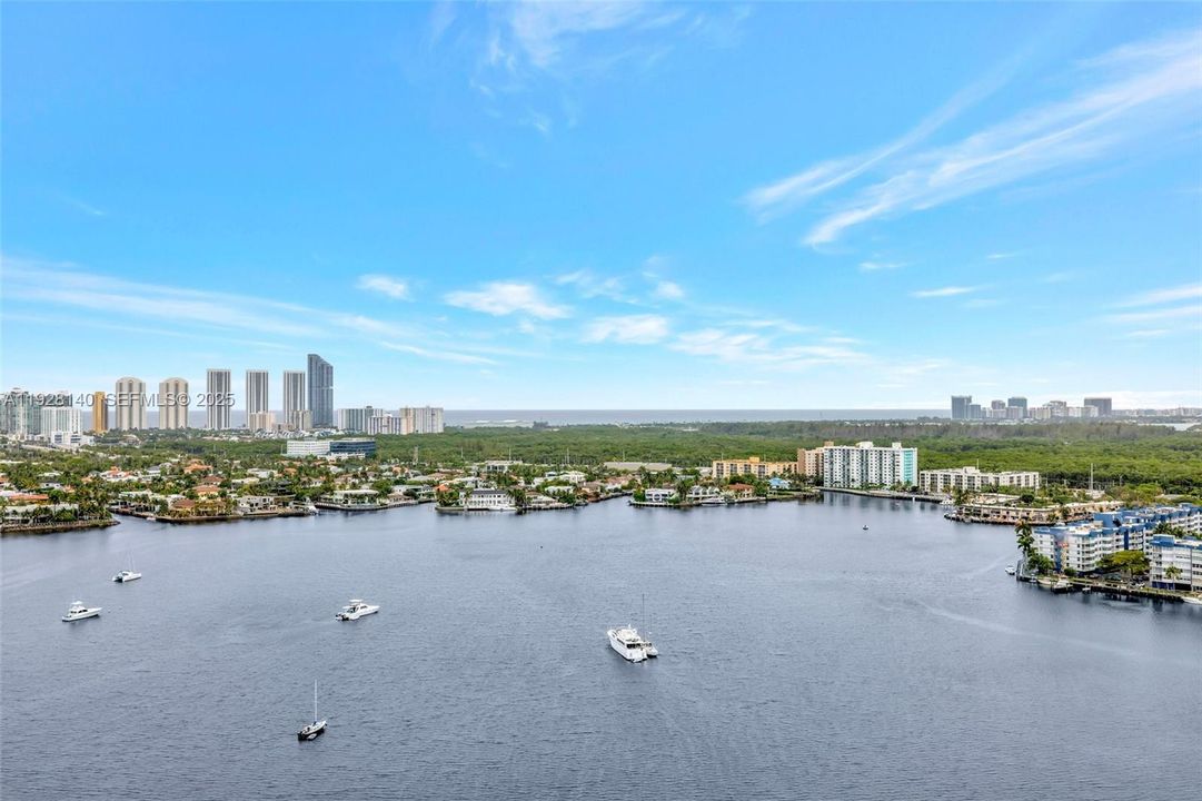 В аренду: $7,000 (2 спален, 3 ванн, 1750 Квадратных фут)