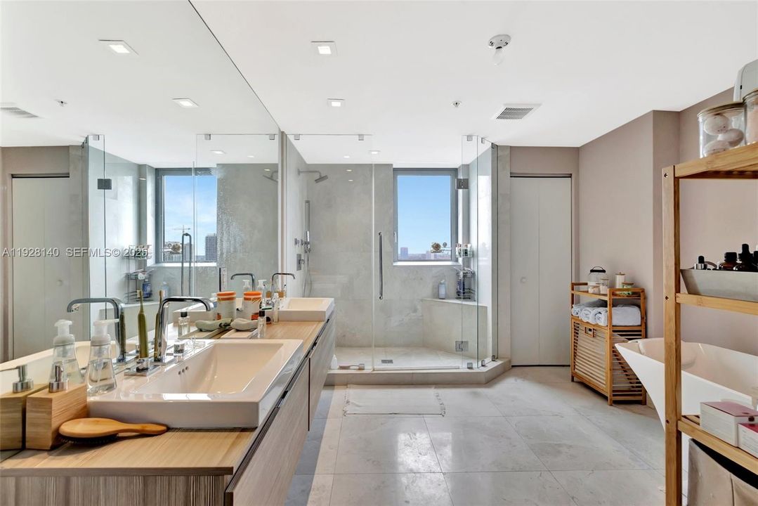 В аренду: $7,000 (2 спален, 3 ванн, 1750 Квадратных фут)