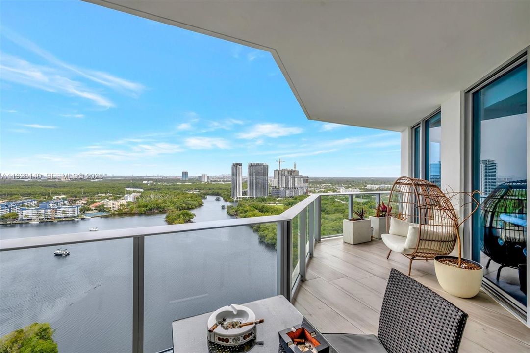 В аренду: $7,000 (2 спален, 3 ванн, 1750 Квадратных фут)