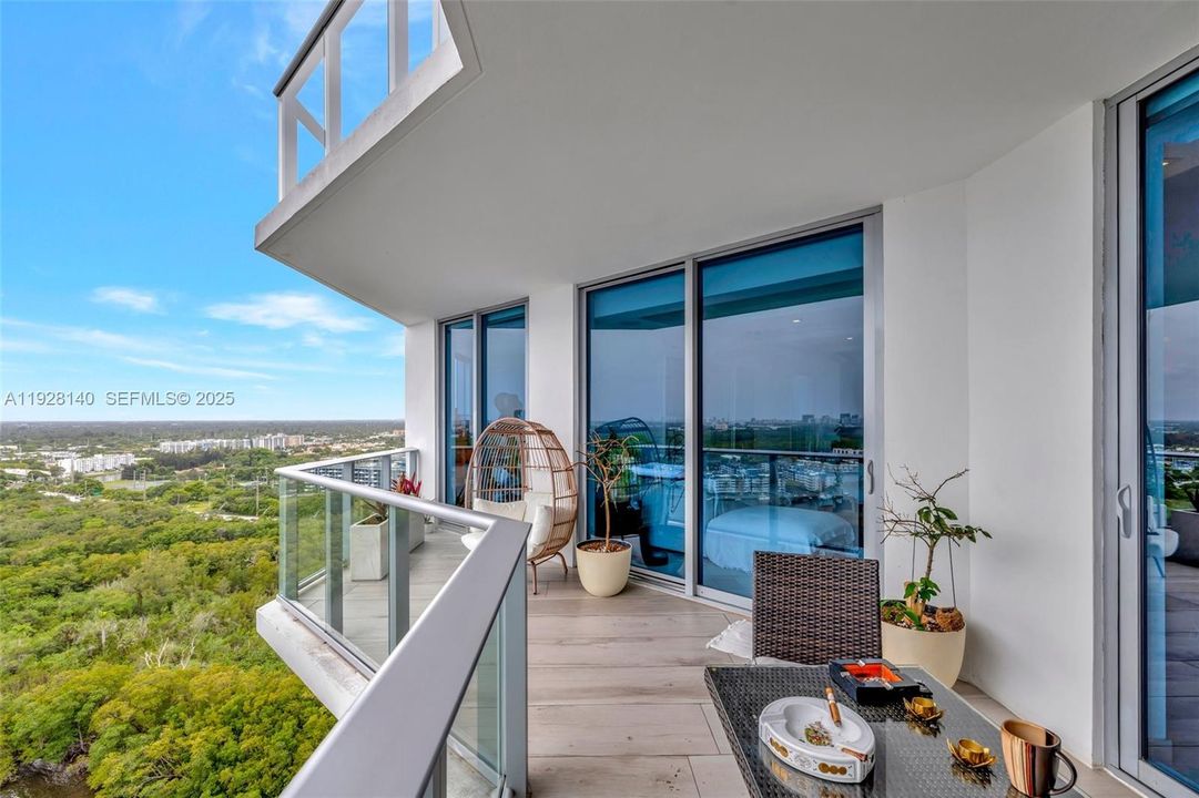 В аренду: $7,000 (2 спален, 3 ванн, 1750 Квадратных фут)