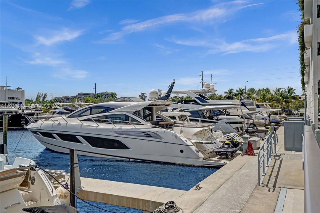 В аренду: $7,000 (2 спален, 3 ванн, 1750 Квадратных фут)