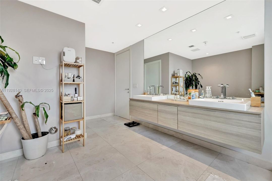 В аренду: $7,000 (2 спален, 3 ванн, 1750 Квадратных фут)