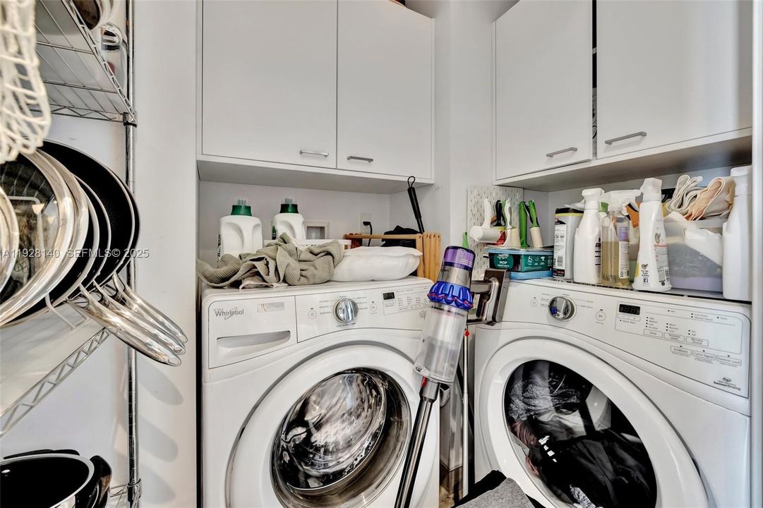 В аренду: $7,000 (2 спален, 3 ванн, 1750 Квадратных фут)