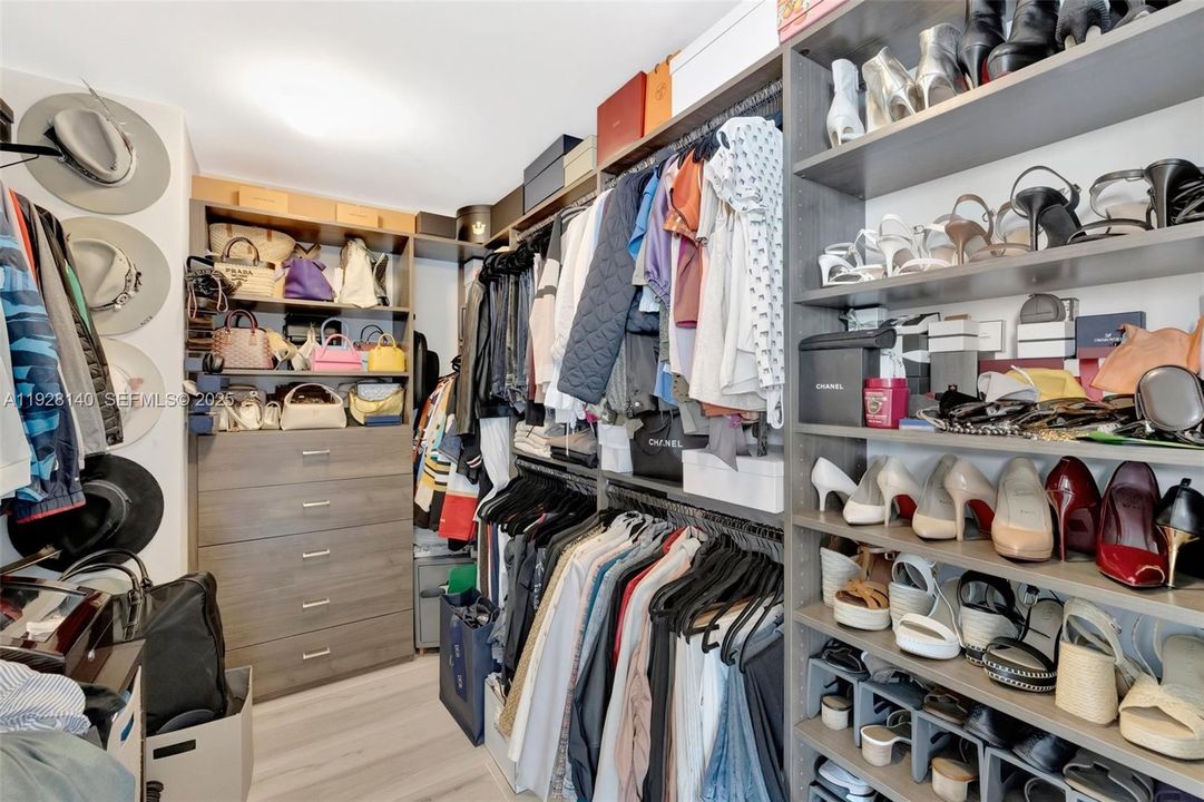 В аренду: $7,000 (2 спален, 3 ванн, 1750 Квадратных фут)