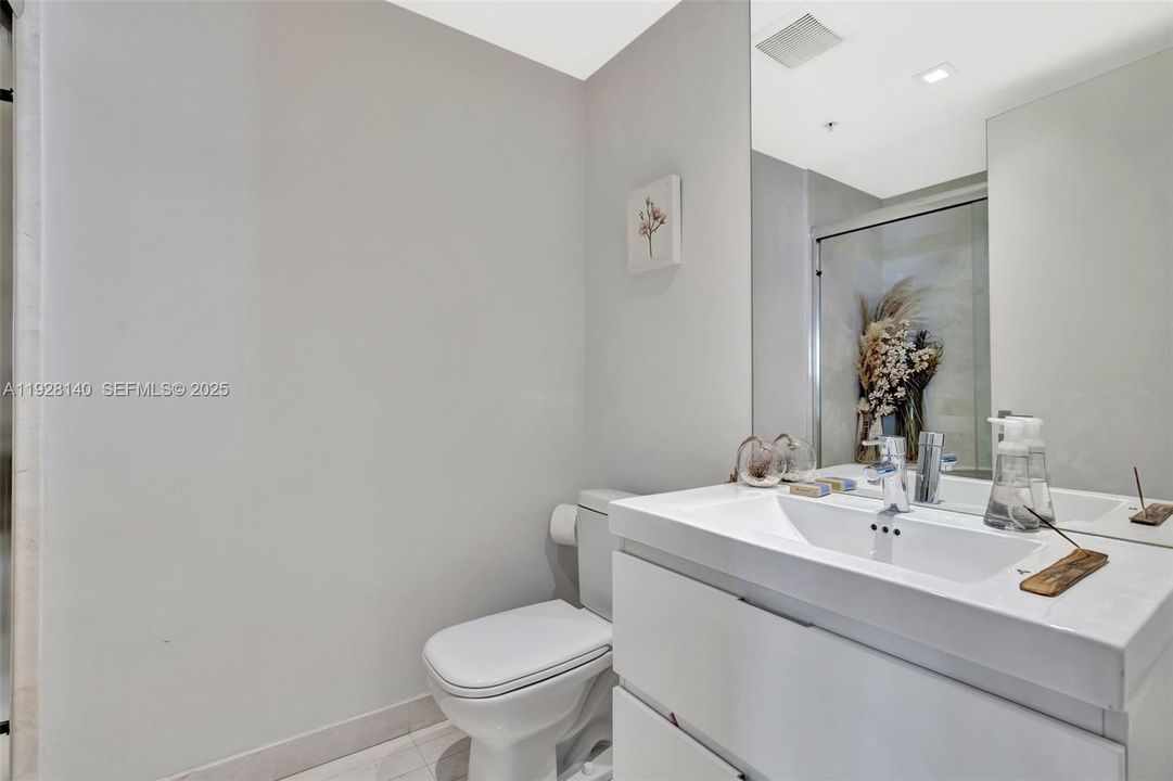 В аренду: $7,000 (2 спален, 3 ванн, 1750 Квадратных фут)