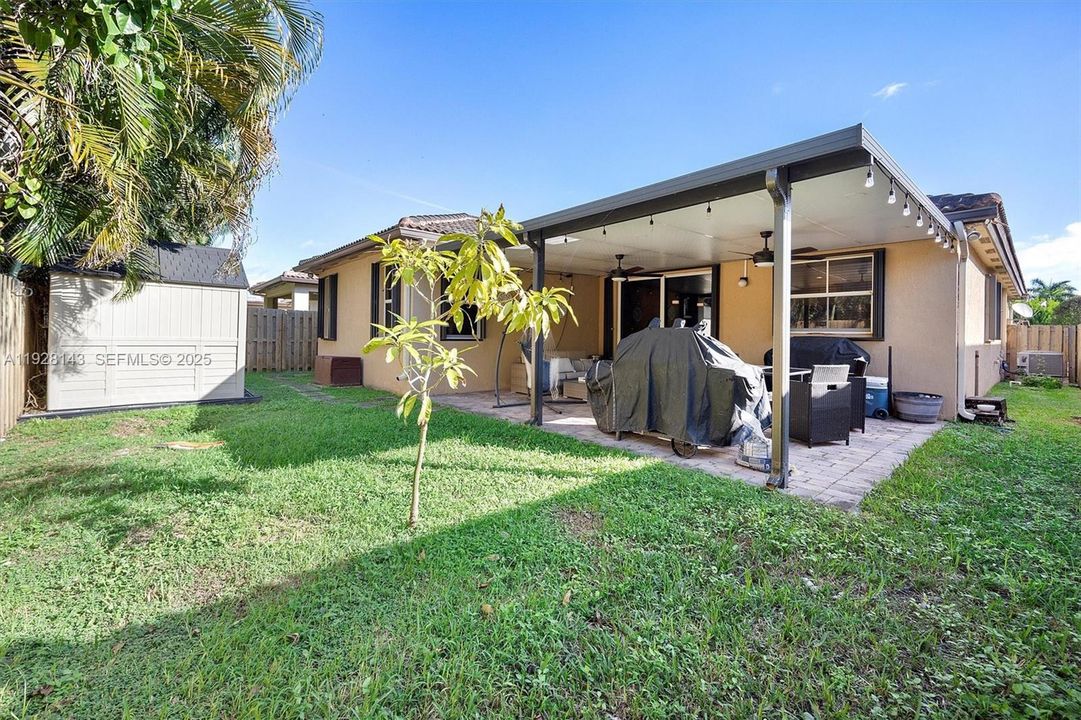 For Sale: $599,000 (4 beds, 2 baths, 1877 Square Feet)