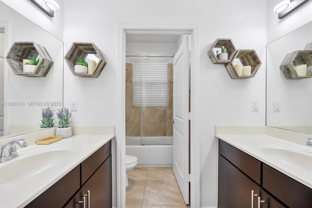 For Sale: $599,000 (4 beds, 2 baths, 1877 Square Feet)