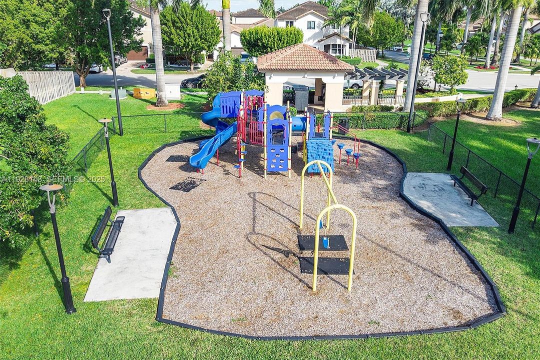 For Sale: $599,000 (4 beds, 2 baths, 1877 Square Feet)