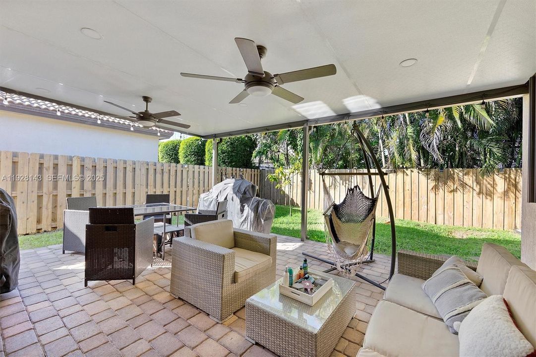 For Sale: $599,000 (4 beds, 2 baths, 1877 Square Feet)