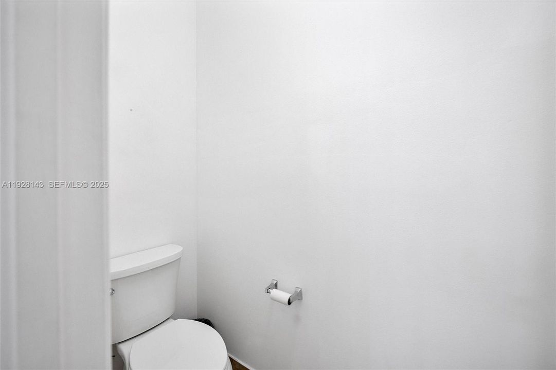 For Sale: $599,000 (4 beds, 2 baths, 1877 Square Feet)