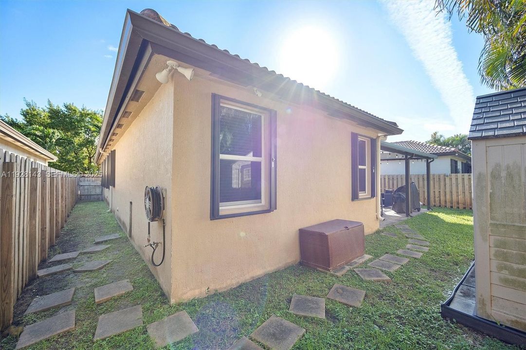 For Sale: $599,000 (4 beds, 2 baths, 1877 Square Feet)