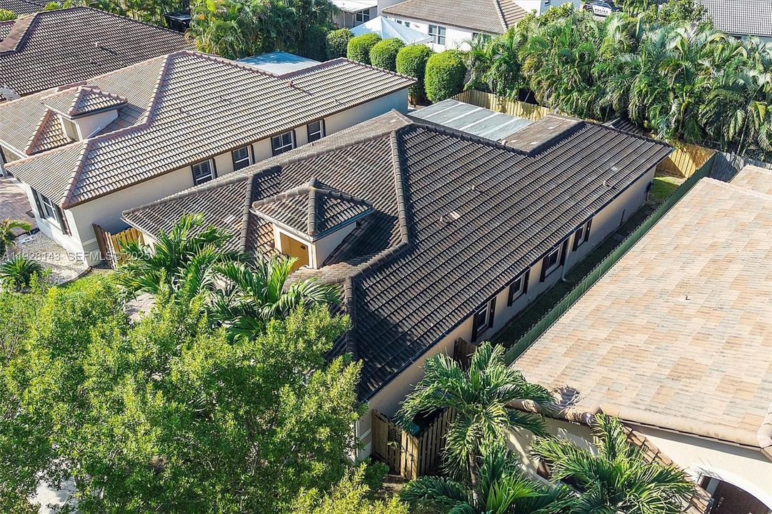 For Sale: $599,000 (4 beds, 2 baths, 1877 Square Feet)