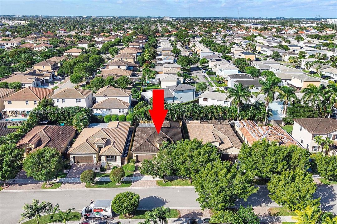 For Sale: $599,000 (4 beds, 2 baths, 1877 Square Feet)