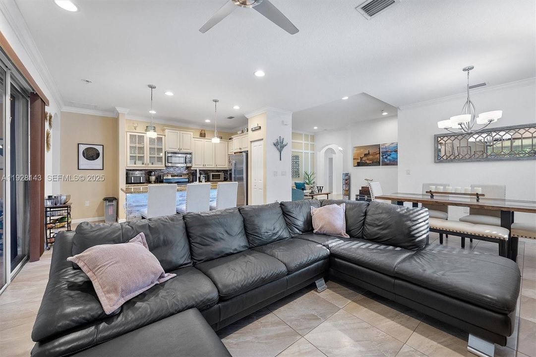 For Sale: $599,000 (4 beds, 2 baths, 1877 Square Feet)