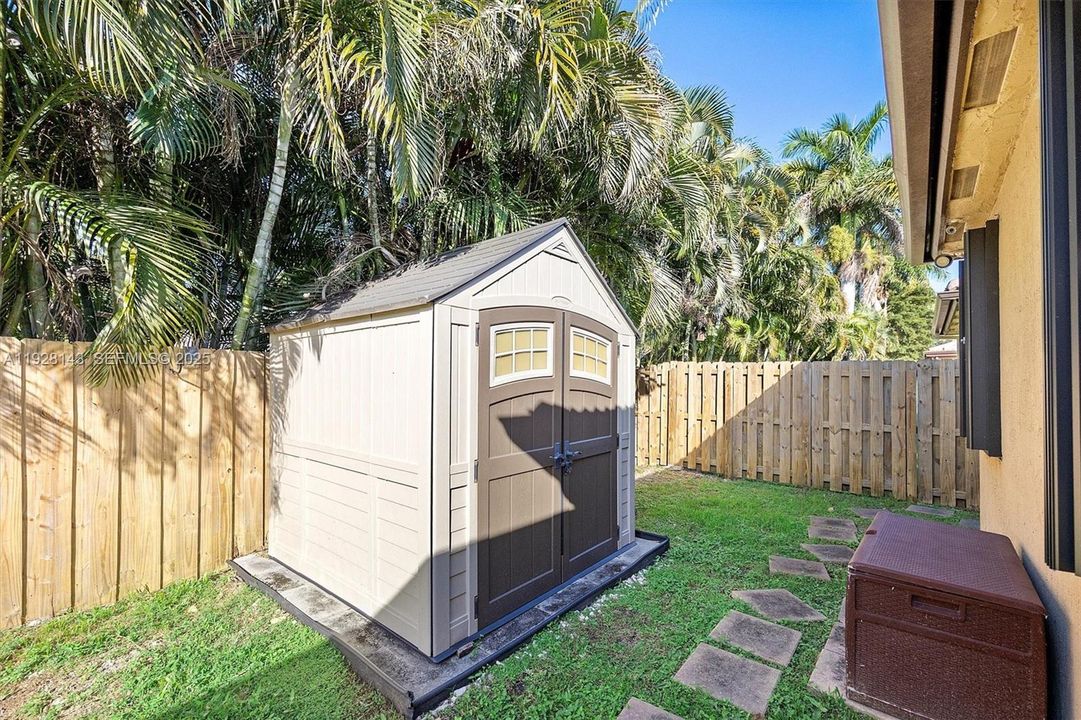 For Sale: $599,000 (4 beds, 2 baths, 1877 Square Feet)