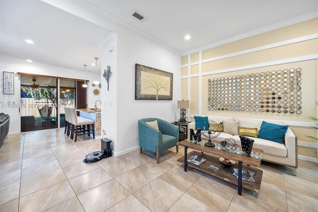 For Sale: $599,000 (4 beds, 2 baths, 1877 Square Feet)