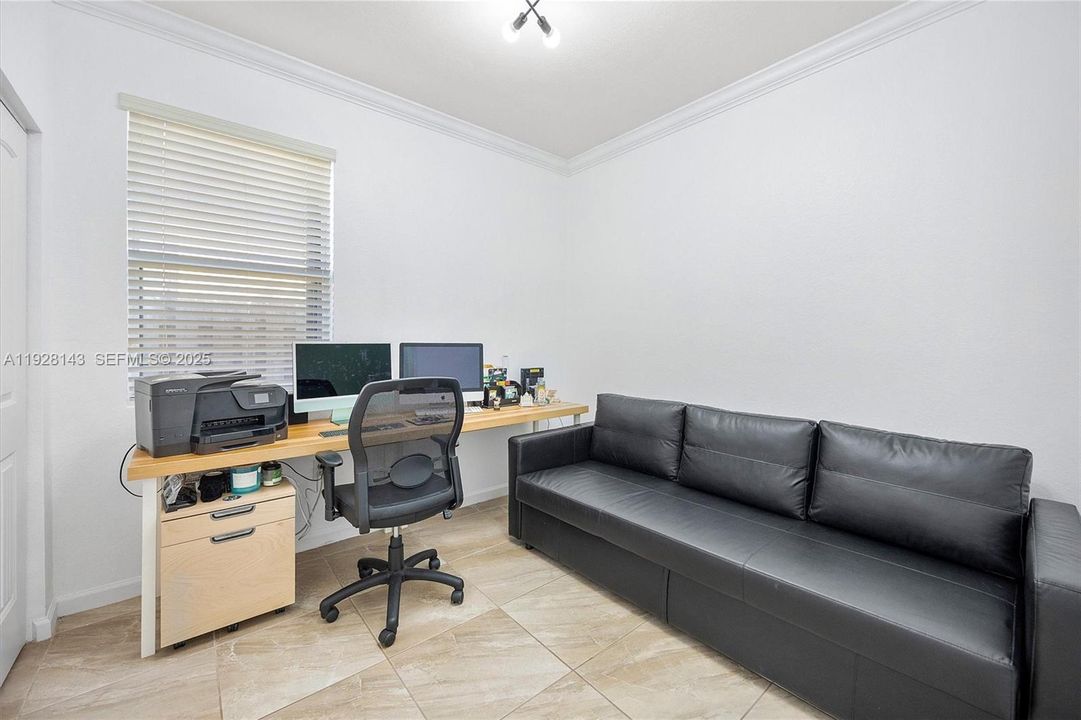 For Sale: $599,000 (4 beds, 2 baths, 1877 Square Feet)