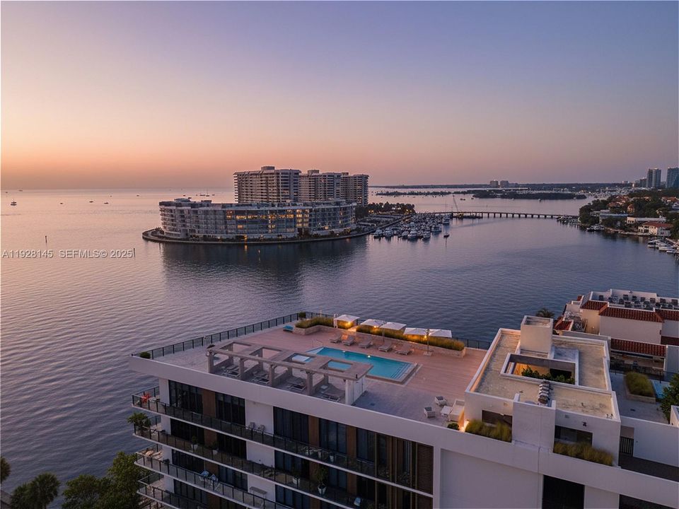 For Sale: $3,850,000 (3 beds, 4 baths, 2885 Square Feet)