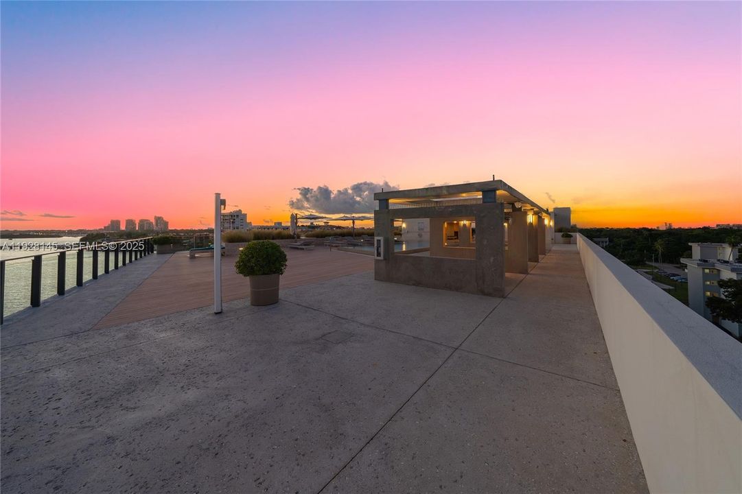 For Sale: $3,850,000 (3 beds, 4 baths, 2885 Square Feet)