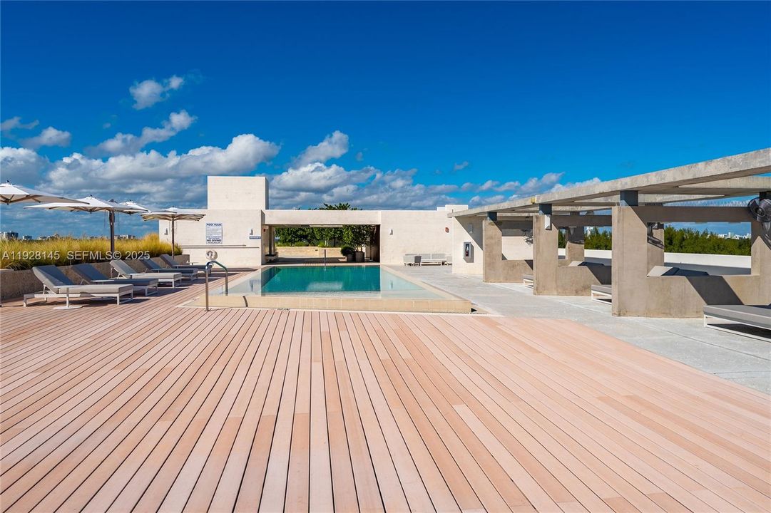 For Sale: $3,850,000 (3 beds, 4 baths, 2885 Square Feet)