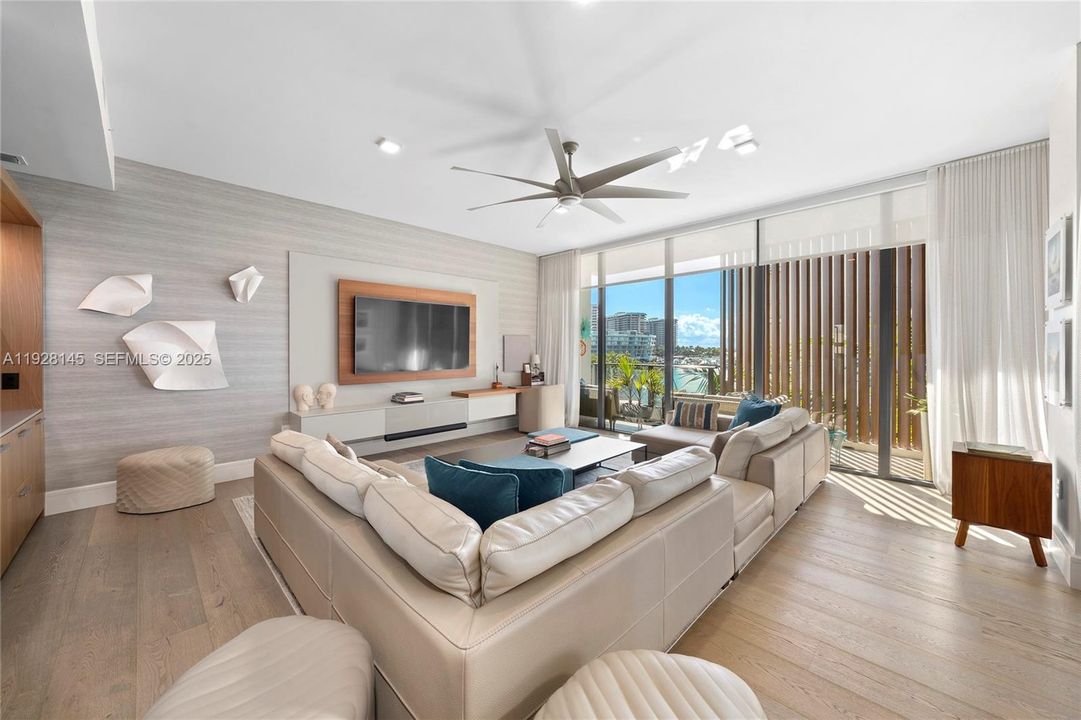 For Sale: $3,850,000 (3 beds, 4 baths, 2885 Square Feet)