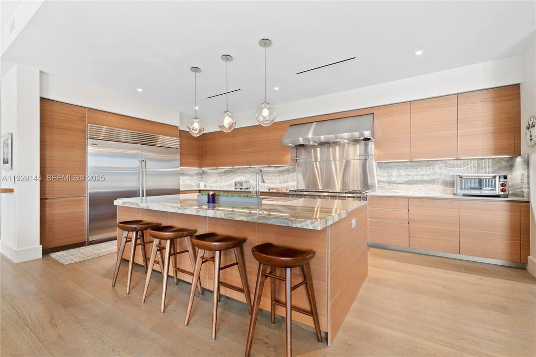 For Sale: $3,850,000 (3 beds, 4 baths, 2885 Square Feet)