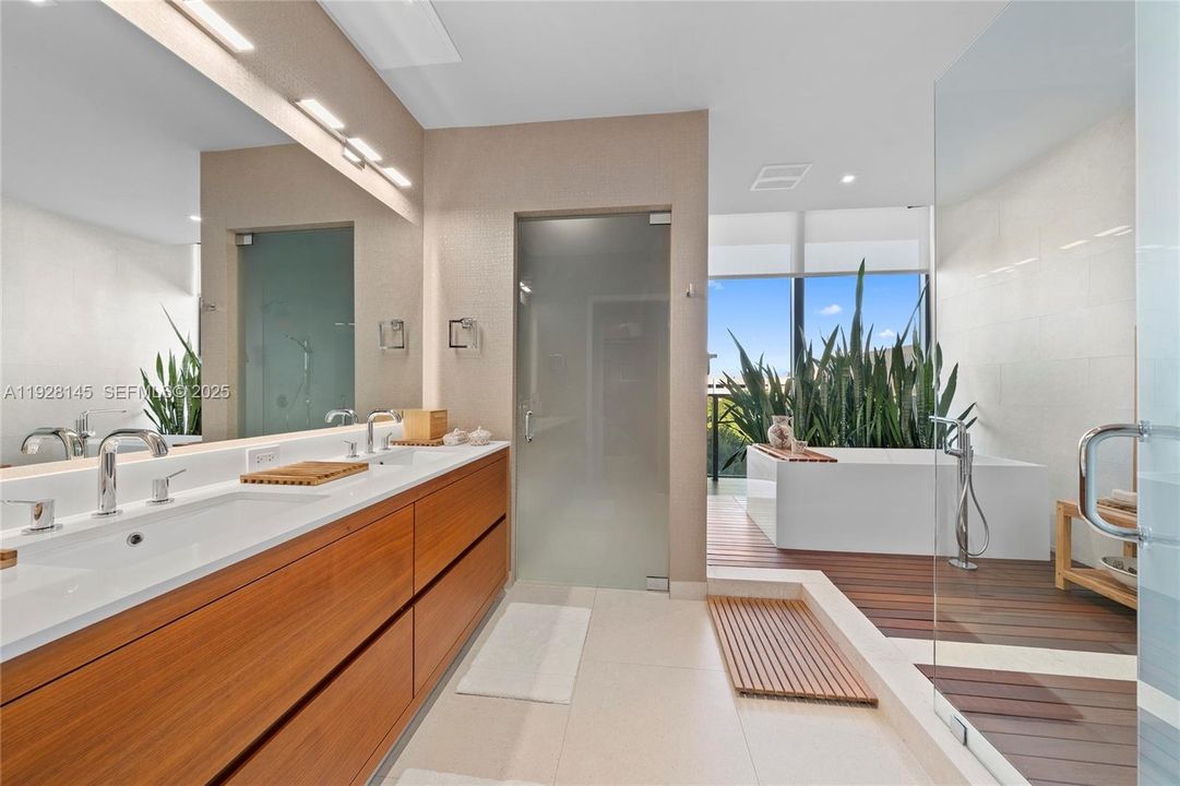 For Sale: $3,850,000 (3 beds, 4 baths, 2885 Square Feet)