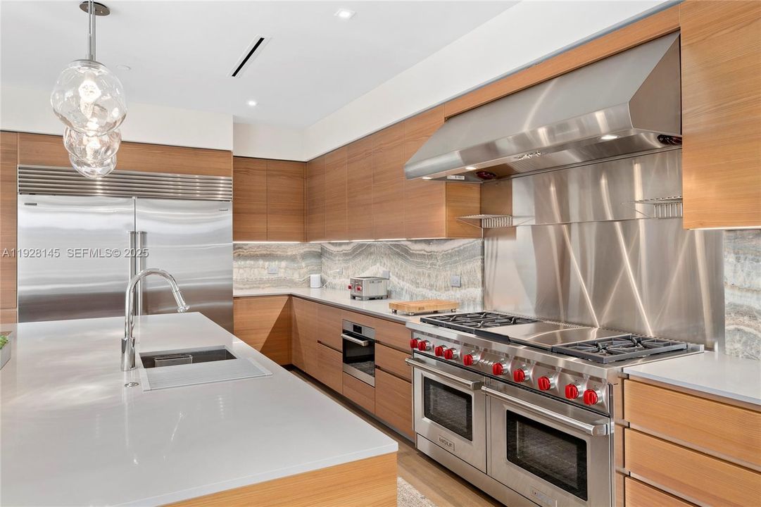 For Sale: $3,850,000 (3 beds, 4 baths, 2885 Square Feet)