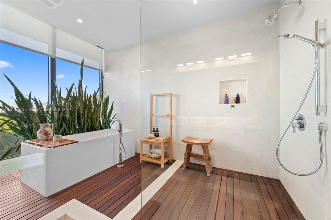 For Sale: $3,850,000 (3 beds, 4 baths, 2885 Square Feet)